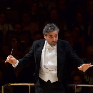 David Afkham dirige la Quinta de Bruckner al frente de la Orquesta Nacional de España