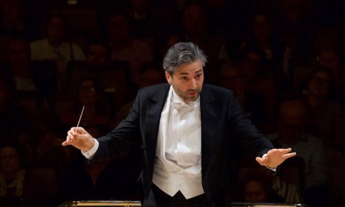 David Afkham dirige la Quinta de Bruckner al frente de la Orquesta Nacional de España