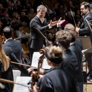 Pablo Heras-Casado dirige a la Orquestra de la Comunitat Valenciana en Les Arts, con un concierto solidario por los afectados de la DANA