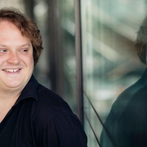 El compositor Benjamin Scheuer gana el Premio Hindemith 2025
