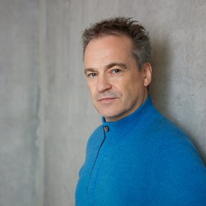 Jonathan Nott lidera la Orchestre de la Suisse Romande en una gira por España, junto la violinista Midori