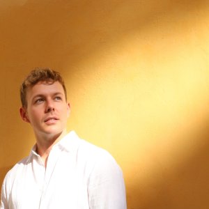 Alasdair Kent: "Si escuchas, la voz te dirá lo que quiere hacer, lo que puede hacer"