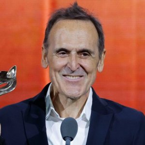 Alberto Iglesias gana el Goya a Mejor Música Original por 'La habitación de al lado'