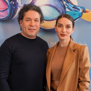 María Valverde dirige el documental 'El canto de las manos', presentado en Málaga y con Gustavo Dudamel como protagonista