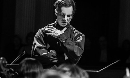 Teodor Currentzis y musicAeterna, de gira por España con la Segunda de Mahler y la Novena de Bruckner