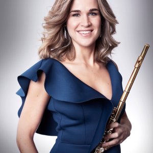 La flautista Clara Andrada, solista invitada esta semana con la Sinfónica de Navarra y François López-Ferrer