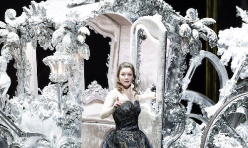 Vladimir Jurowsky dirige 'Der Rosenkavalier' en Múnich, con escena de Barrie Kosky