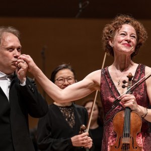 Ludovic Morlot dirige obras de Ravel, Gerhard, Parra y Mussorgski al frente de la OBC