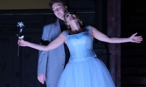 Thomas Guggeis dirige 'Der Rosenkavalier' en Frankfurt, con escena de Claus Guth