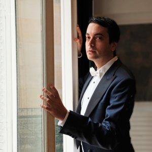 El director de orquesta español Félix Ardanaz, al frente de 'Carmen' en Kiev