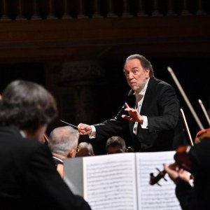 Riccardo Chailly seguirá siendo director musical de la Scala de Milán hasta finales de 2026