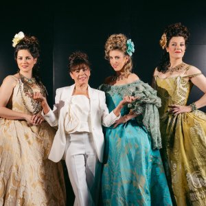 El Teatro de la Zarzuela presenta 'Cómicas', con Forma Antiqva y escena de Pepa Gamboa