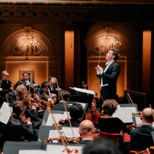 Klaus Mäkelä dirige la Primera sinfonía de Mahler en Ámsterdam, al frente de la Orquesta del Concertgebouw