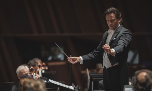 Gustavo Gimeno despide su titularidad al frente de la Filarmónica de Luxemburgo con la Sexta de Bruckner