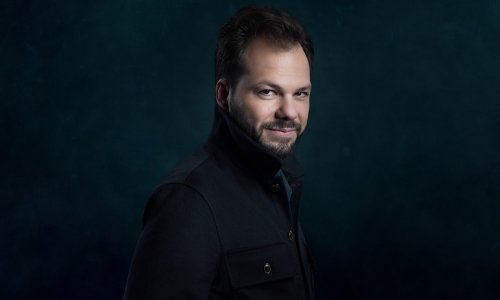 La Sinfónica de Viena, de gira por España en ocasión de su 125 aniversario, con su titular Petr Popelka