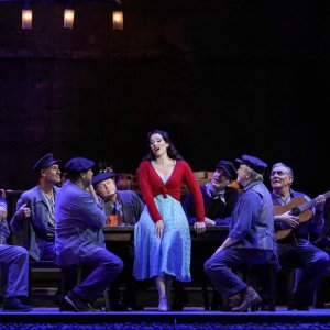 Doble reparto para 'La tabernera del puerto' con escena de Mario Gas, en el Teatro de la Zarzuela