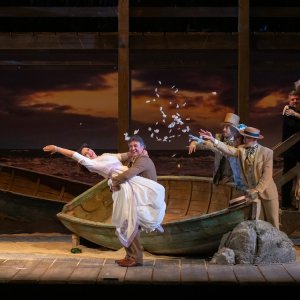 Sabina Puértolas protagoniza 'Marina' en Oviedo, con escena de Bárbara Lluch y con Óliver Díaz a la batuta
