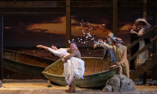 Sabina Puértolas protagoniza 'Marina' en Oviedo, con escena de Bárbara Lluch y con Óliver Díaz a la batuta