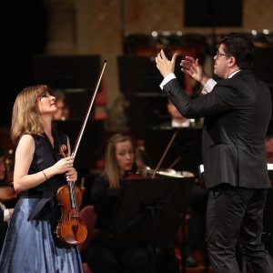 La Franz Schubert Filharmonia celebra su vigésimo aniversario con Tomàs Grau y Lisa Batiashvili en el Palau de la Música