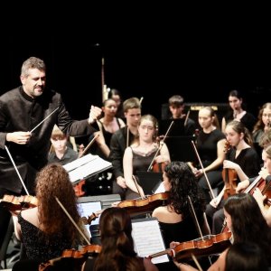 Obras de Copland, Esnaola y Shostakovichla con la Joven Orquesta de Euskal Herria y Diego Martin-Extebarria