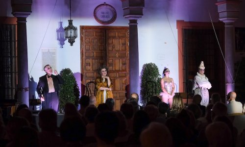 'Quien porfía mucho alcanza' de Manuel García en el Festival de Ópera de Sevilla, con escena de Emiliano Suárez