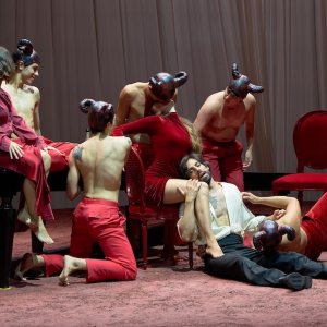 El Maestranza de Sevilla abre su temporada don 'Don Giovanni', con escena de Cecilia Ligorio