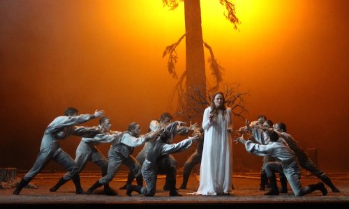 'La sonnambula' de Bellini, con escena de Bárbara Lluch, regresa al Teatro Massimo de Palermo