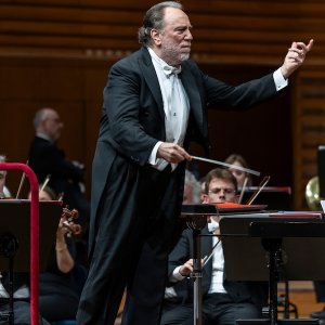 Riccardo Chailly seguirá hasta 2028 como director musical de la Orquesta del Festival de Lucerna
