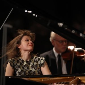 Anna Fedorova y Rune Bergmann con obras de Rajmáninov y Sibelius, junto a la Franz Schubert Filharmonia