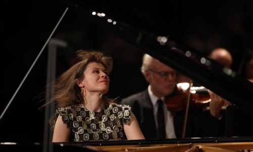 Anna Fedorova y Rune Bergmann con obras de Rajmáninov y Sibelius, junto a la Franz Schubert Filharmonia