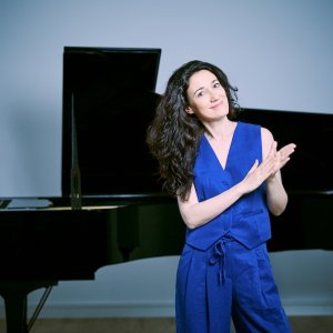 La pianista Noelia Rodiles estrena el Concierto número 3 de Jesús Rueda junto a la Filarmónica Eslovaca y Daniel Raiskin