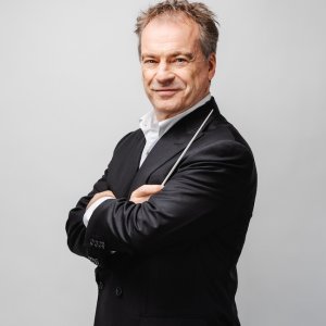 Jonathan Nott se pone al frente de la JONDE en una gira por España