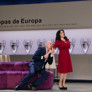 El Teatro de la Zarzuela estrena una nueva producción de 'Jugar con fuego' de Barbieri, con escena de Marina Bollaín