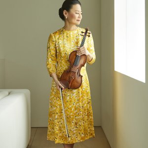 Midori regresa a la temporada de la Franz Schubert Filharmonia, con Robert Treviño a la batuta