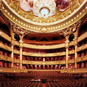 Las labores de restauración en el Palais Garnier de París se podrían prolongar hasta cinco años tras detectarse plomo en su estructura