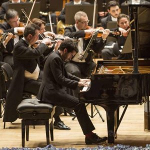 El pianista Juan Pérez Floristan en concierto con la Oviedo Filarmonía