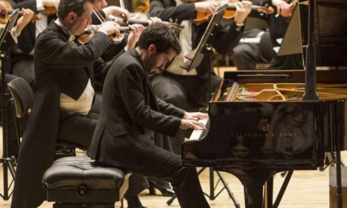 El pianista Juan Pérez Floristan en concierto con la Oviedo Filarmonía