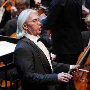 Dmitri Hvorostovsky abandona la ópera escenificada