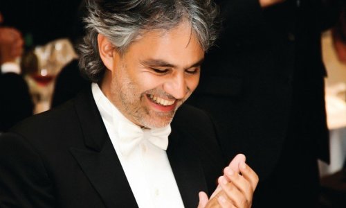 Andrea Bocelli, hospitalizado tras caerse de un caballo