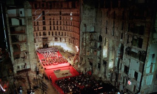 El Liceu amplía su anuario, con acceso a centenares de documentos del periodo 1993-1999