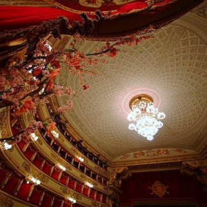 La Scala confirma los planes para su reapertura en otoño, con "La traviata", "Aida" y "La bohème"