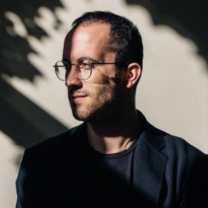 Igor Levit interpreta, en streaming, una obra de Satie durante 20 horas y repitiendo las mismas notas 840 veces