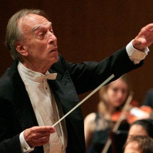 La Justicia italiana absuelve a Claudio Abbado de un delito fiscal 44 años después